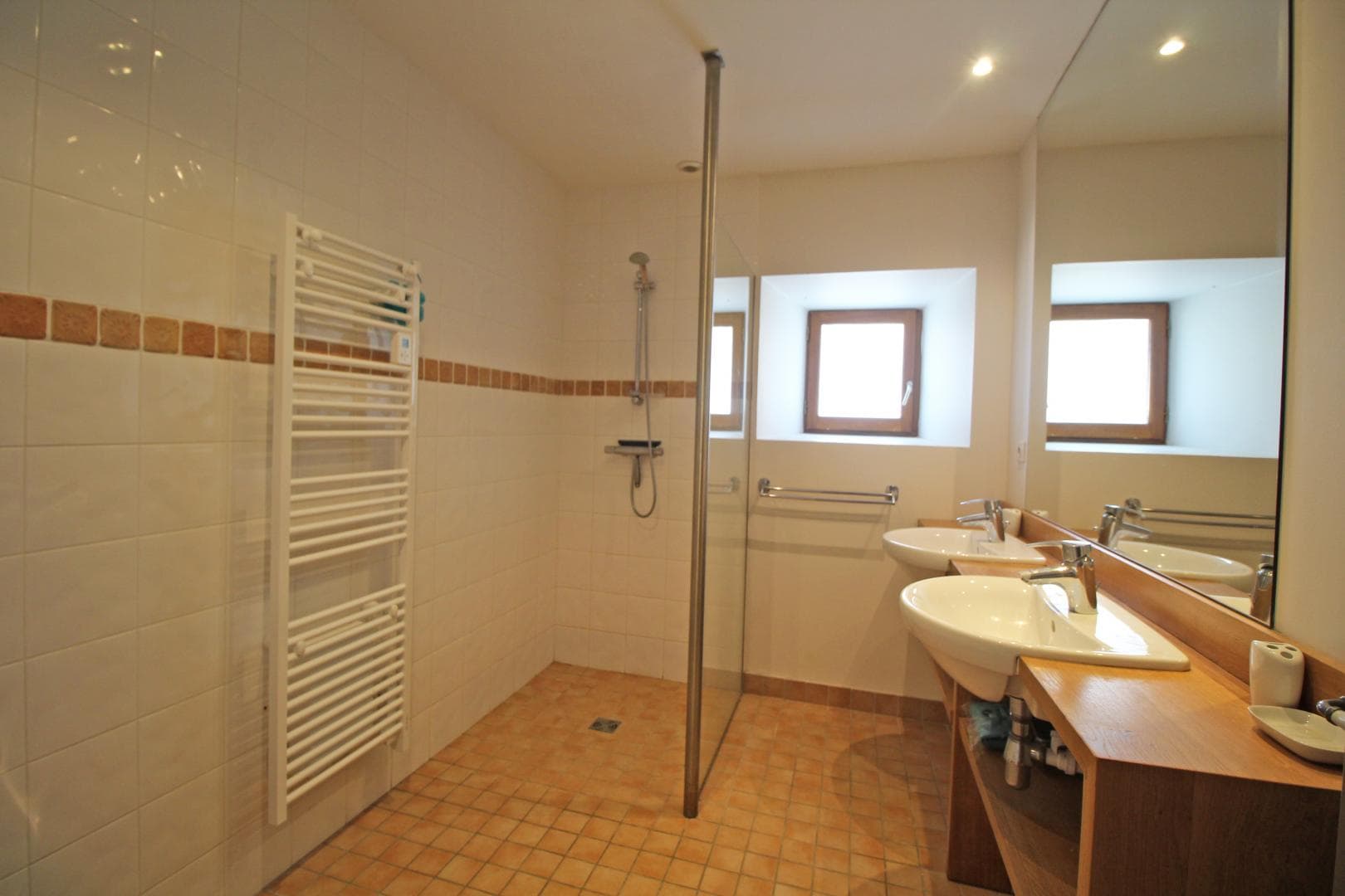 Gite "Chabanne" à Saint Sylvestre en Haute-Vienne (Nouvelle Aquitaine) - salle d'eau au rez-de-chaussée_32