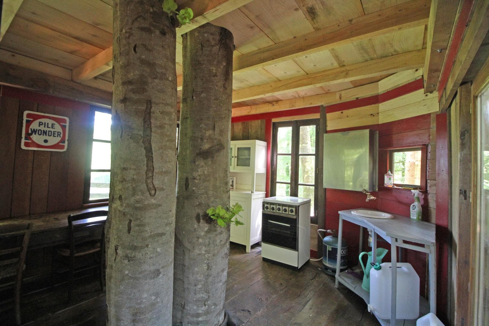 Cabane du "Vieux Huraud" à Saint Sylvestre en Haute-Vienne (Nouvelle Aquitaine) - grande cabane_7