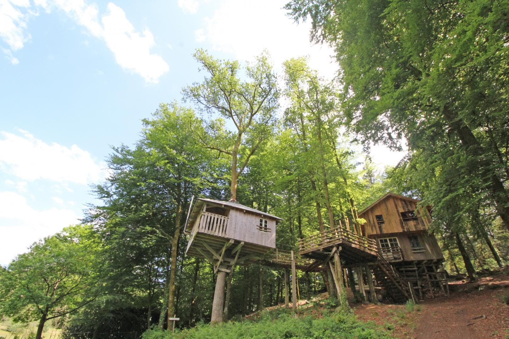 Cabane du "Vieux Huraud" à Saint Sylvestre en Haute-Vienne (Limousin). Vue d'ensemble._1