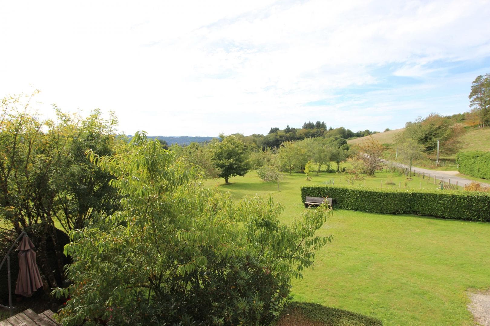Gîte de Serre sur la commune d'Augne en Haute-Vienne (Limousin en Nouvelle Aquitaine)- vue de l'étage_17
