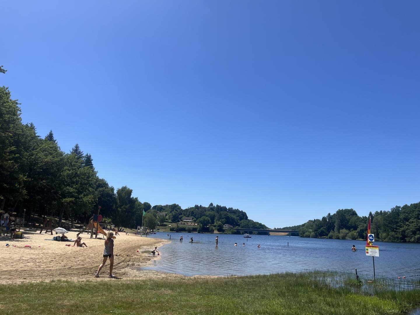 gîte l'ancienne fermette à Bujaleuf en Haute-Vienne - la plage de Bujaleuf_19