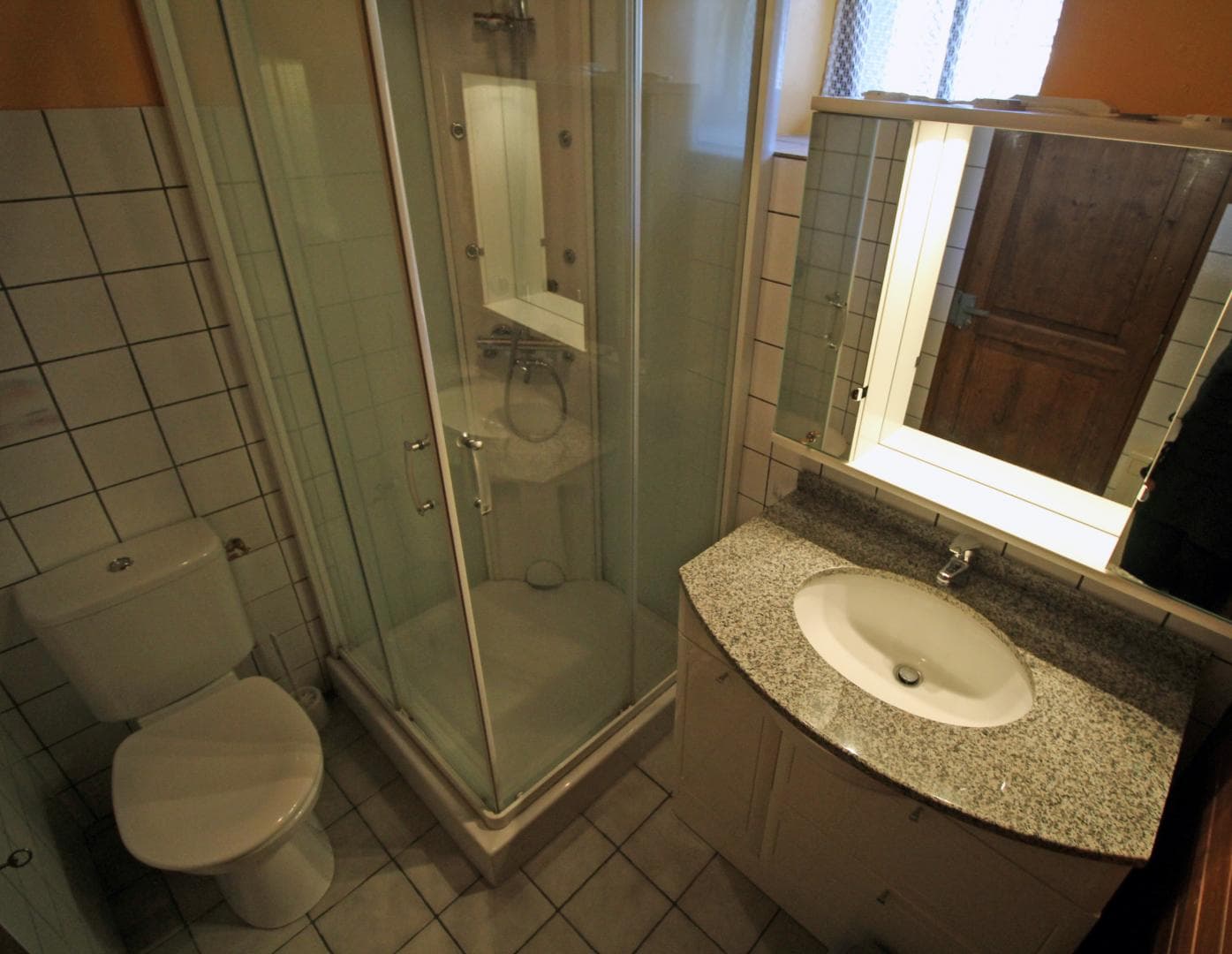 Gite du "Chatenet" au Chatenet en Dognon en Haute-Vienne (Limousin) - salle d'eau_16