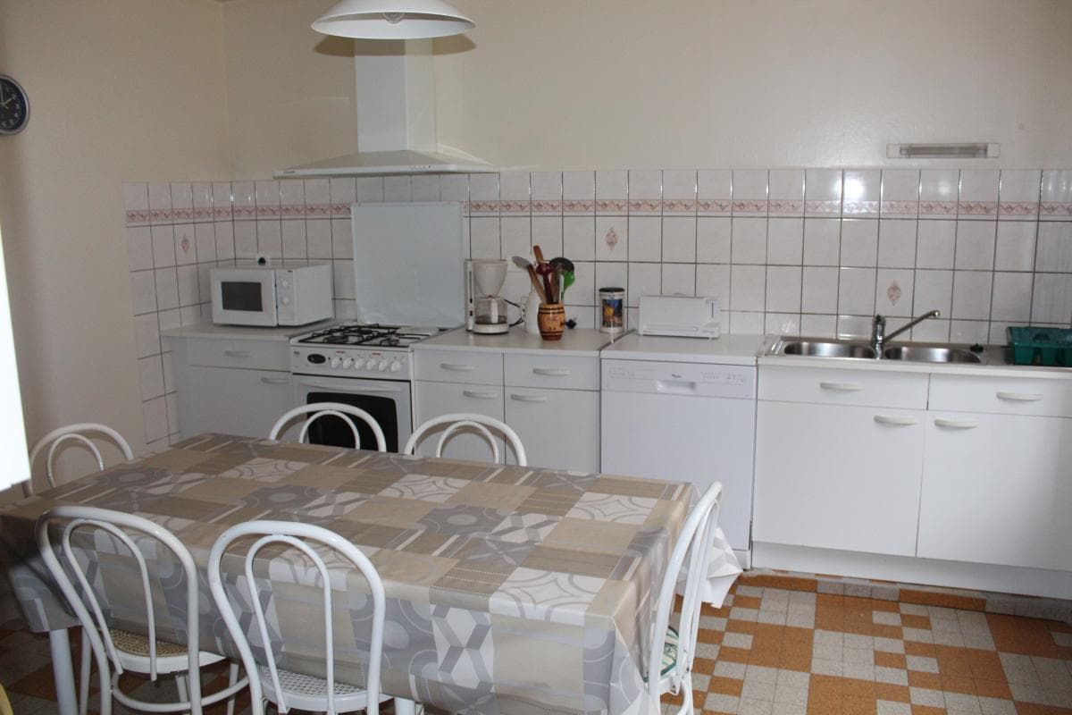 Gite "Le bourg" à Cheissoux en Haute-Vienne (Limousin) - cuisine equipée_6