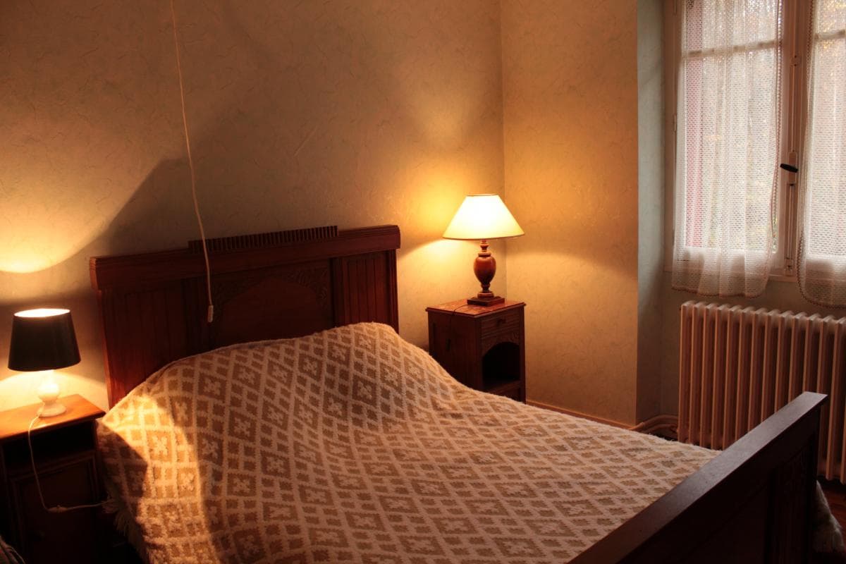 Gite "Le bourg" à Cheissoux en Haute-Vienne (Limousin) - chambre à l'étage_11