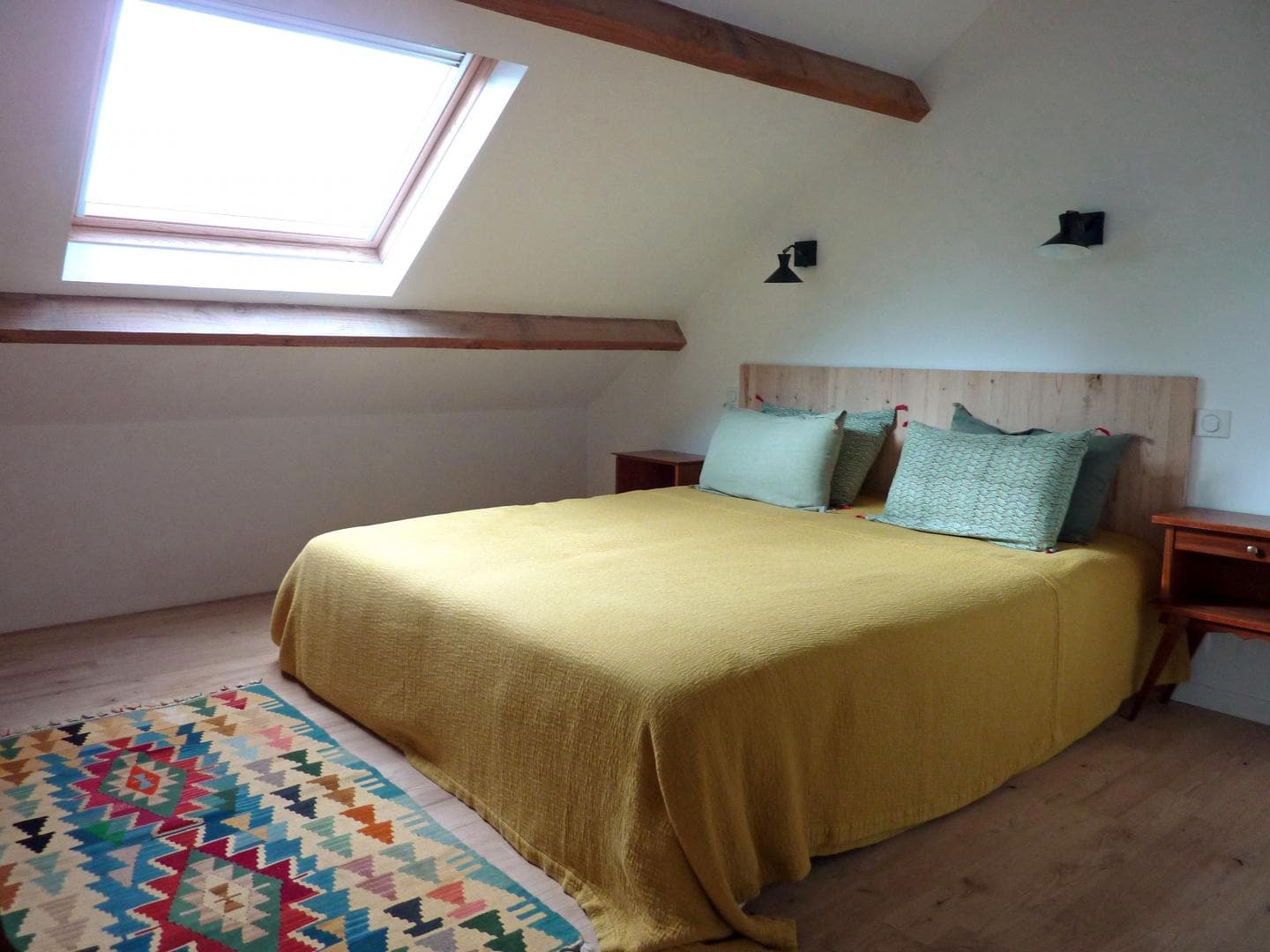 Gîte de Chalendeix à Nedde en Haute-Vienne (Limousin en Nouvelle Aquitaine). Chambre jaune au 2nd étage._30