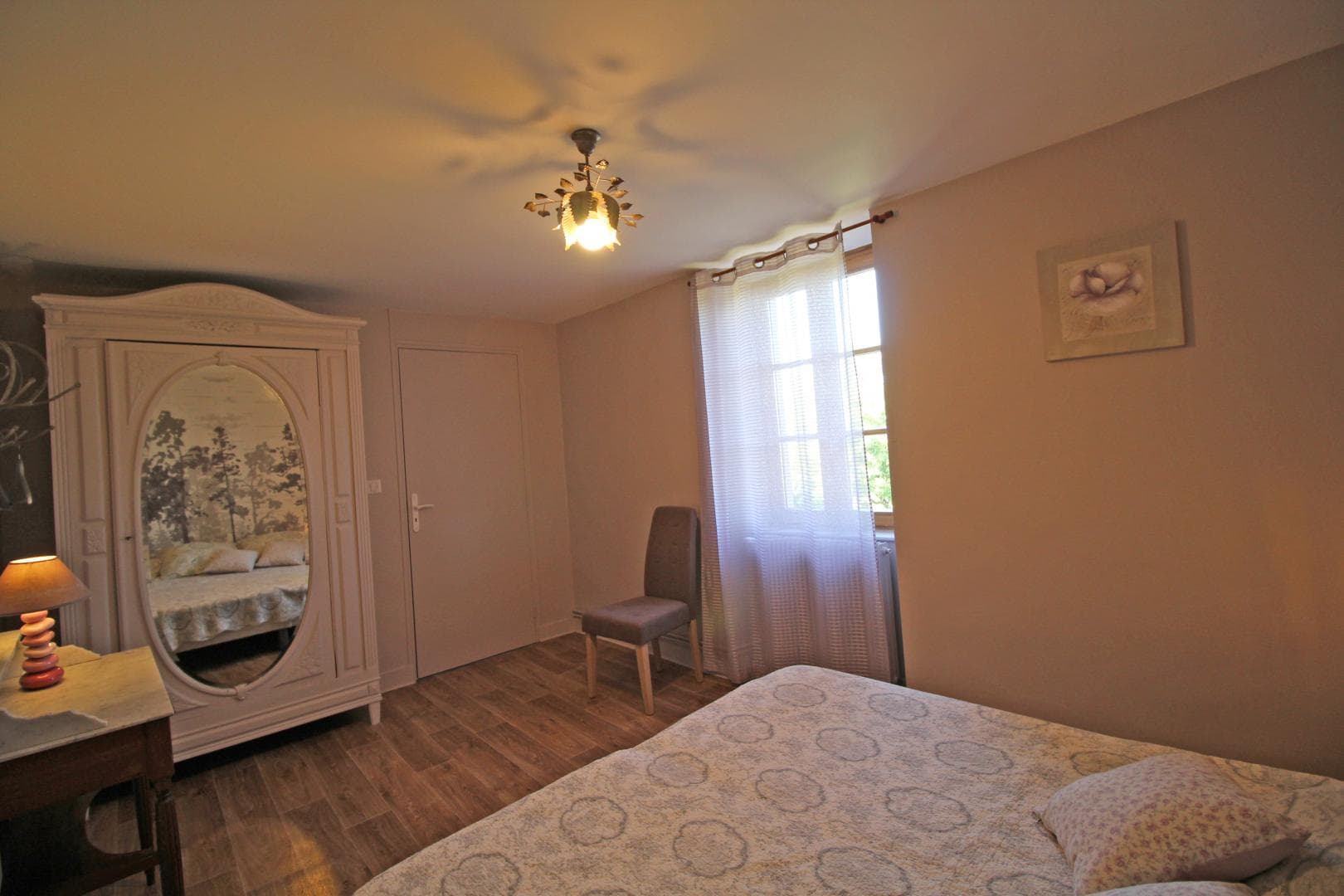 Gîte des Dâmes à Saint Léonard de Noblat en Haute-Vienne (Nouvelle Aquitaine) - chambre étage_25