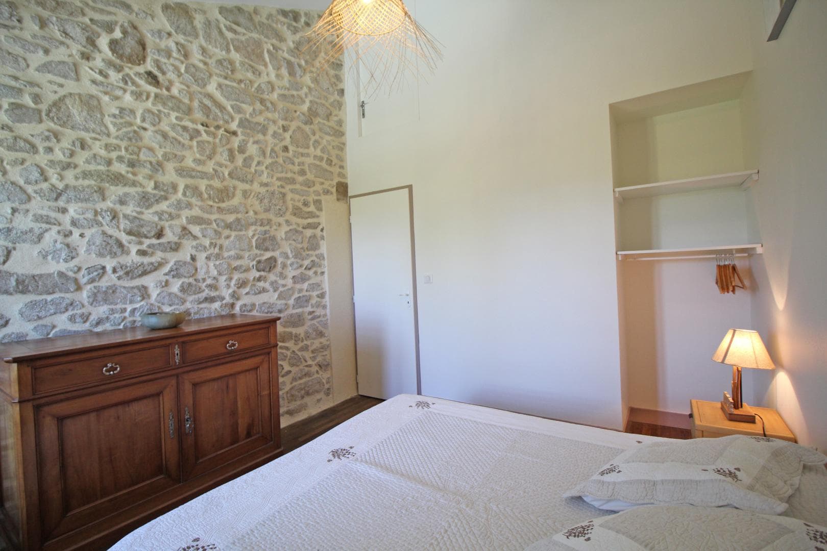 Gîte des Dâmes à Saint Léonard de Noblat en Haute-Vienne (Nouvelle Aquitaine) - chambre étage_50