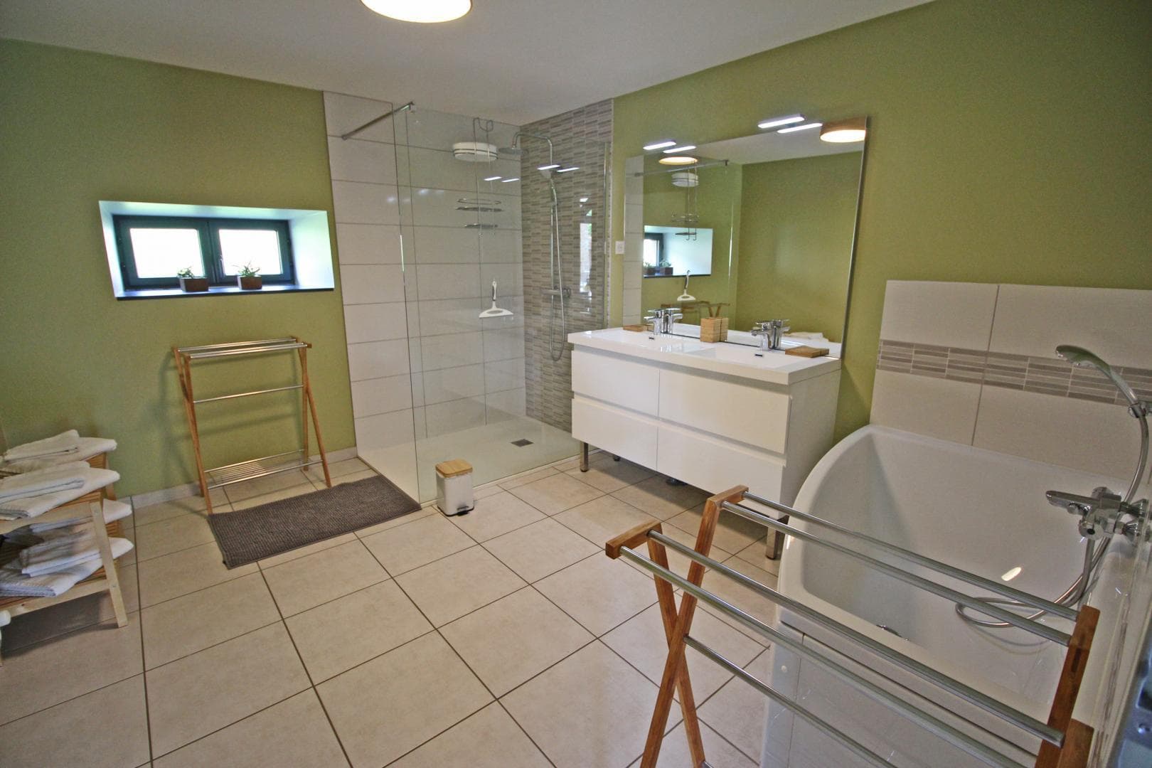 Le gîte du déserteur à Saint Martin Terressus en Haute-Vienne (Nouvelle Aquitaine)- salle d'eau et bains rez de chaussée_26