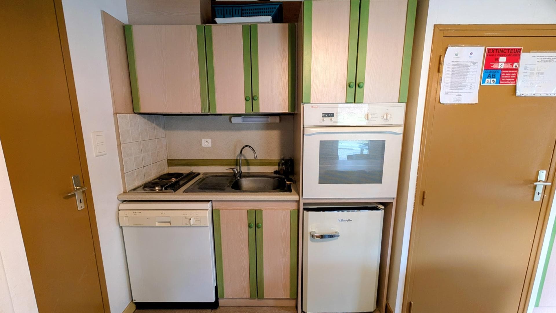 Beaumont Du Lac en Haute-Vienne (Limousin en Nouvelle Aquitaine) - kitchenette_6