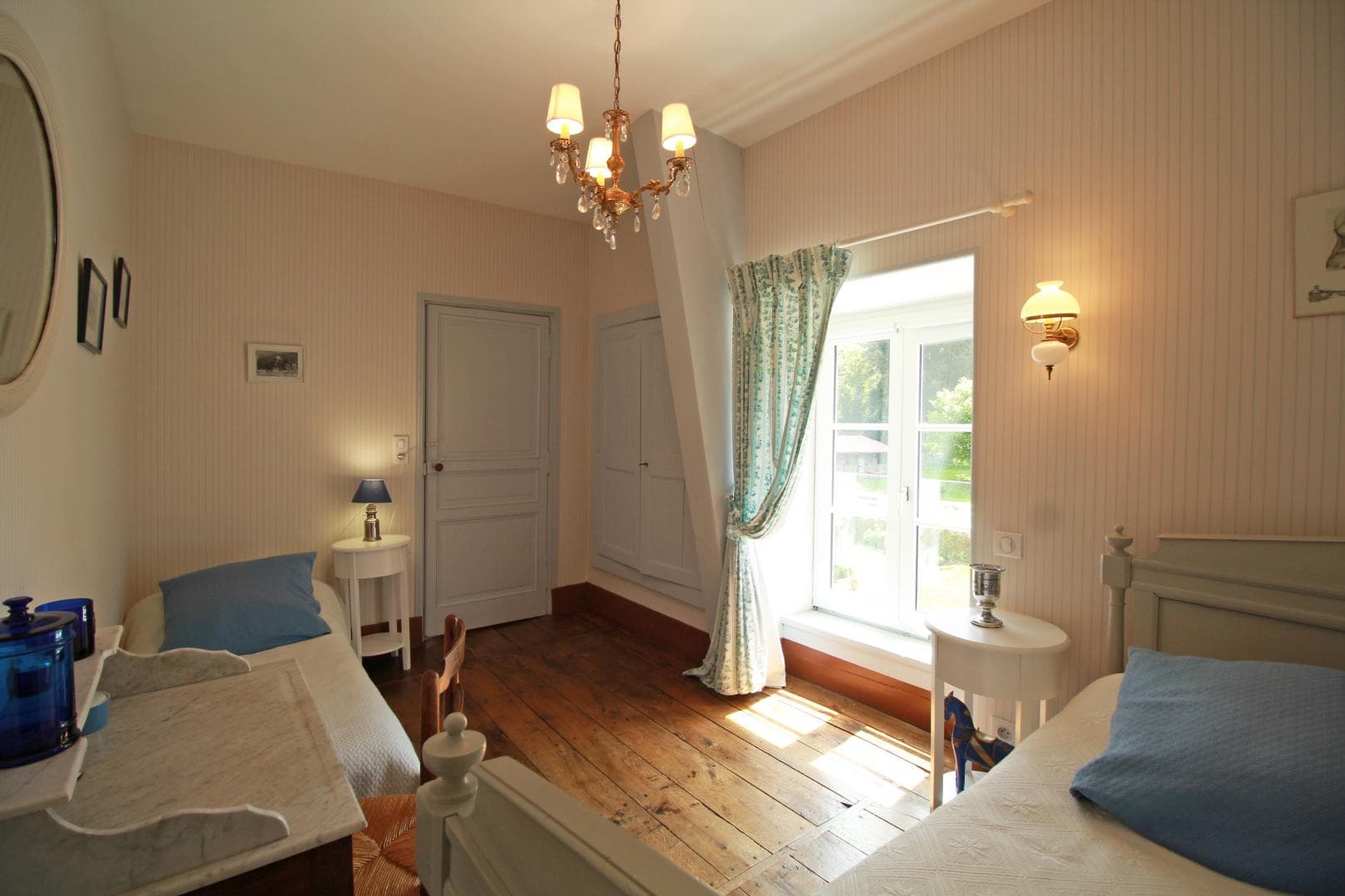 La chambre individuelle de la Suite de Tante Madeleine au Masbareau,Chambres et Table d'Hôtes de Charme à Royères Haute-Vienne Limousin Nouvelle Aquitaine_12