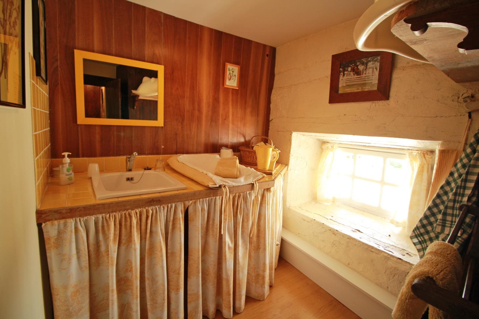 Poste à langer de la Suite Familiale "Le Masbareau"Chambres et Table d'Hôtes de Charme à Royeres en Haute-Vienne Limousin Nouvelle Aquitaine_24