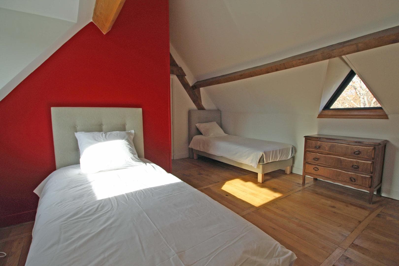 Gite la pommeraie au domaine de Montintin commune de Chateau Chervix en Haute-Vienne - chambre 2 personnes - petite maison_34
