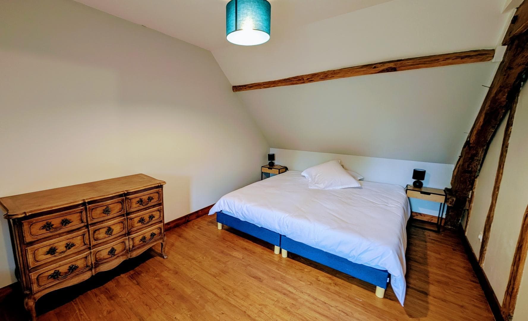 La Maison des Bois gîte du Domaine de Montintin à Chateau Chervix - chambre 4_18
