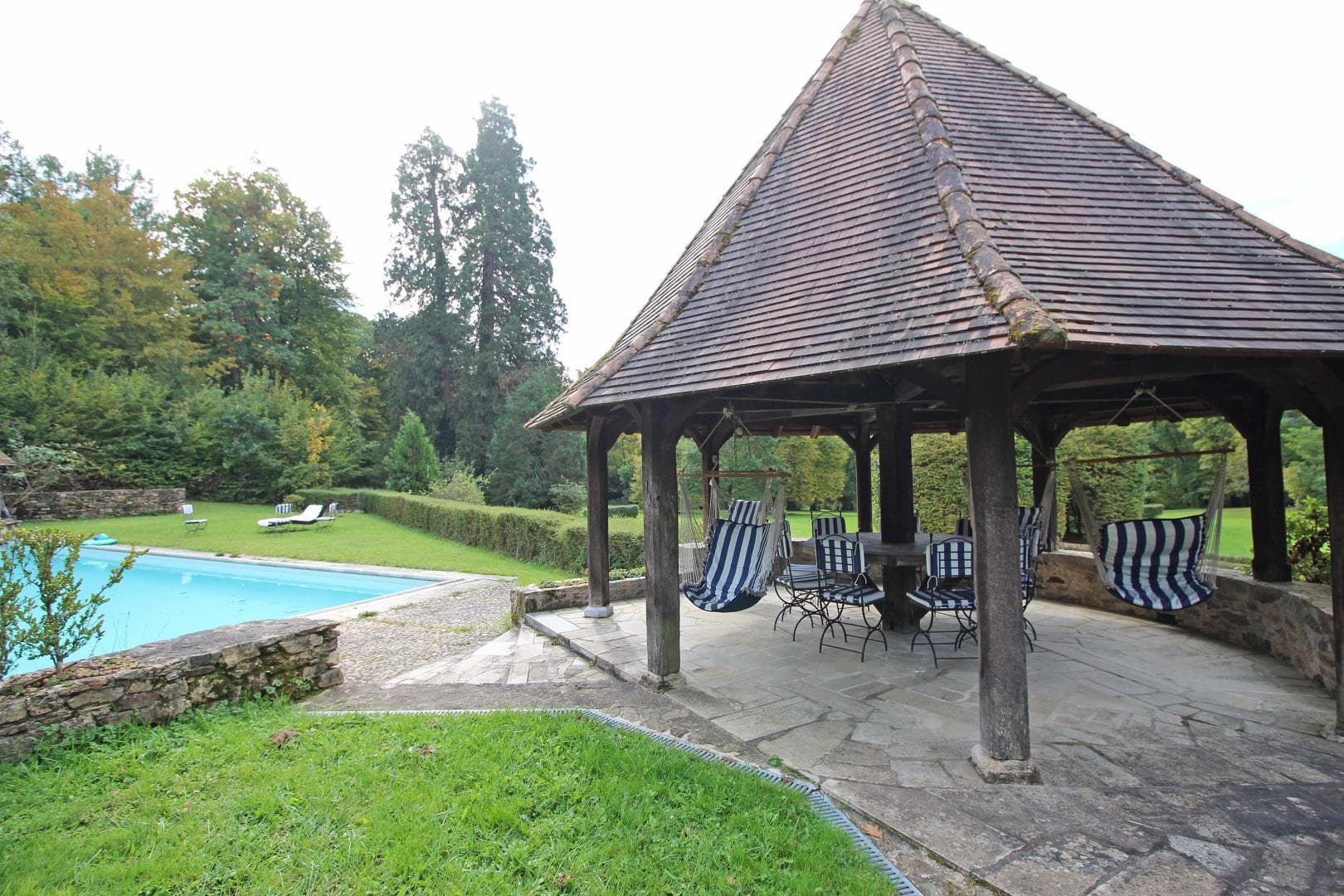 La Maison des Bois gîte du Domaine de Montintin à Chateau Chervix - le kiosque_27