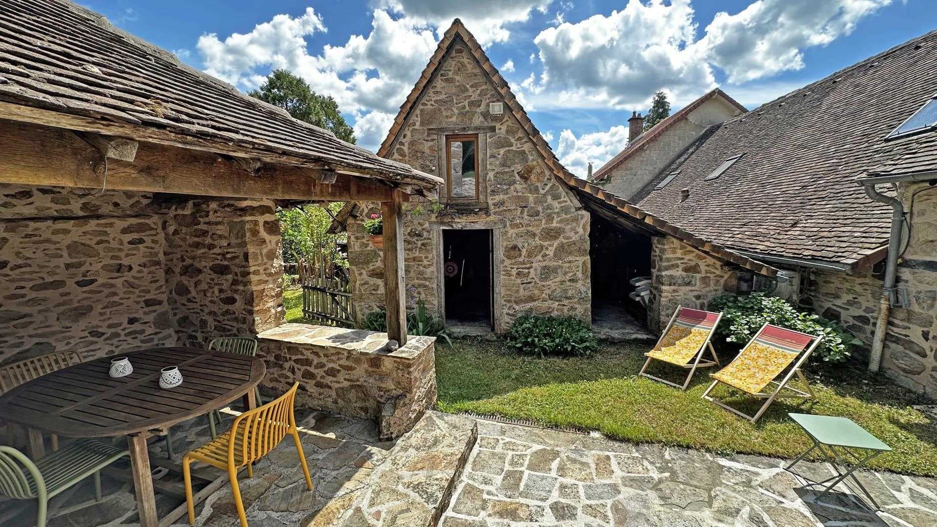 Gîte "La Petite Maison" à Château-Chervix en Haute-Vienne (Nouvelle Aquitaine)_2
