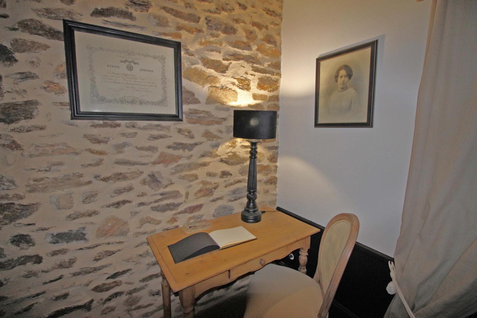 Gite le 1906 à Beau Bourna commune de Glanges - Petit salon_22