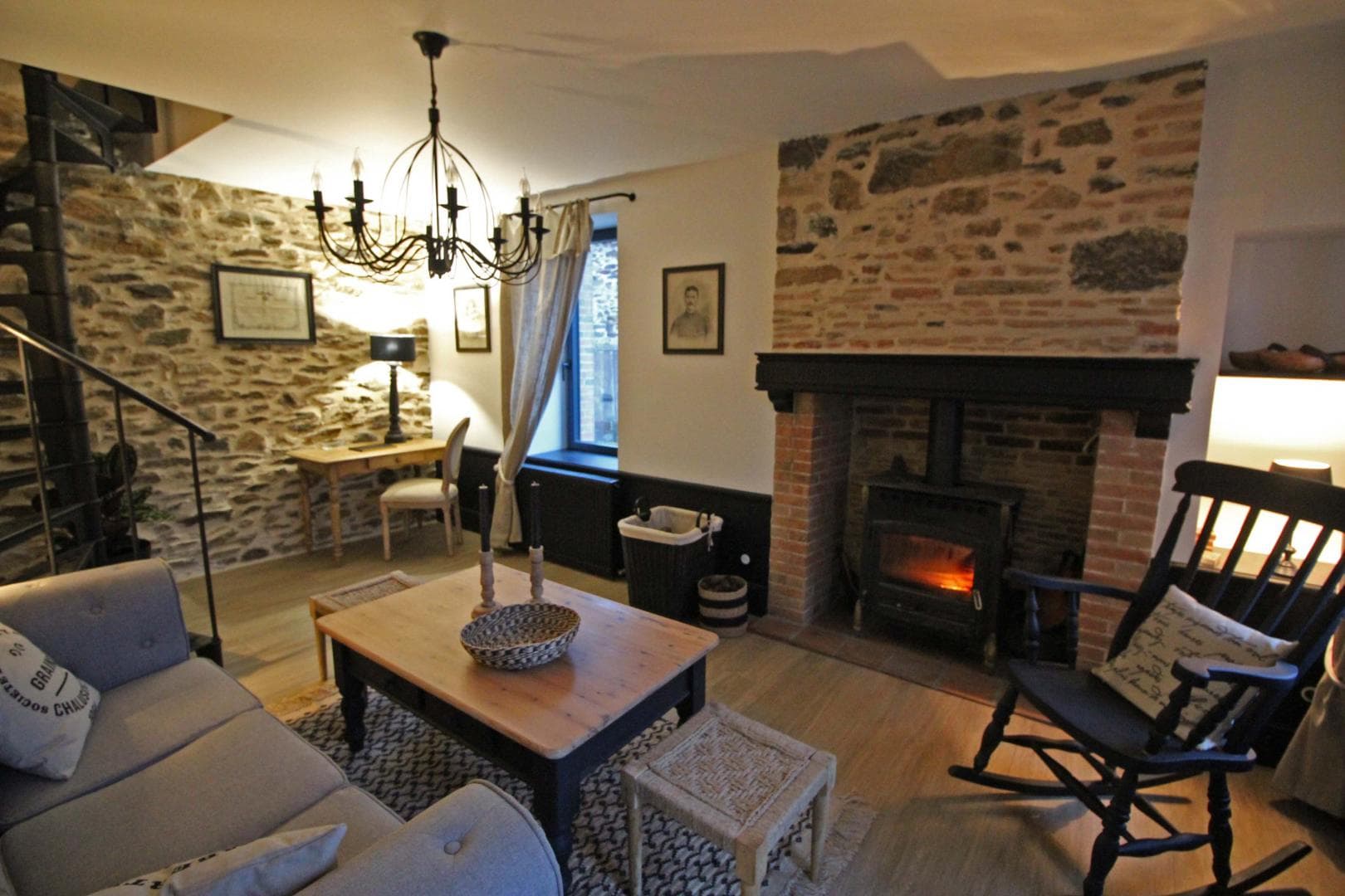 Gite le 1906 à Beau Bourna commune de Glanges - Petit salon_21