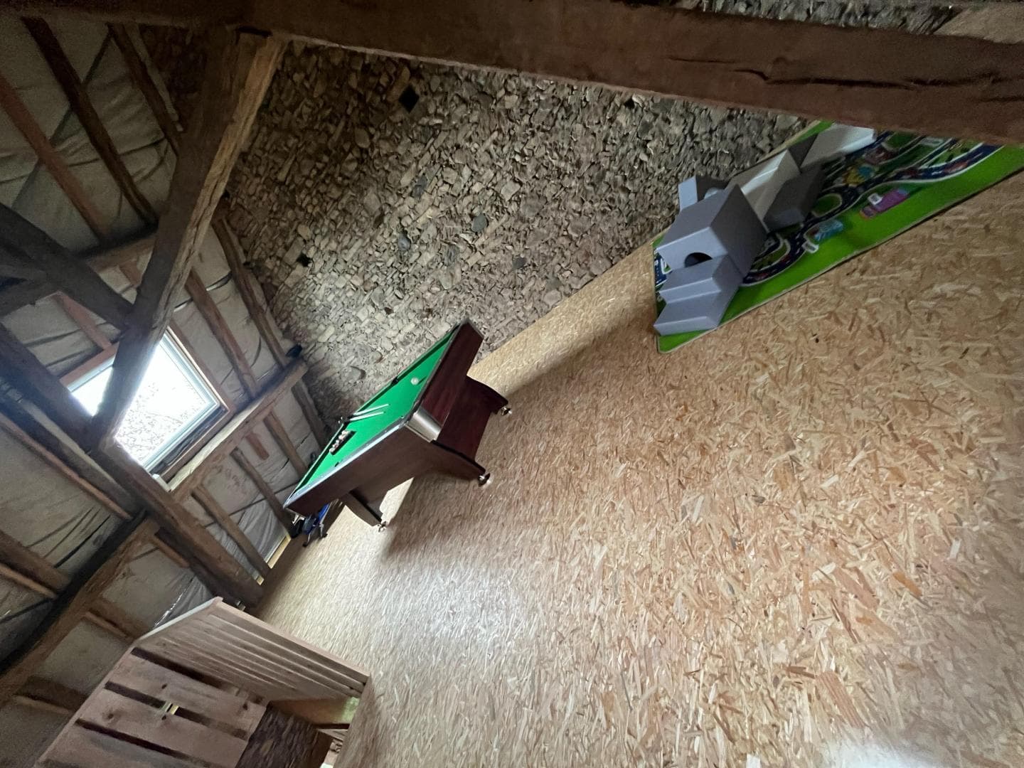 Le Paradis de Caux à Magnac Bourg en Haute-Vienne (Nouvelle Aquitaine) - salle de jeux_30