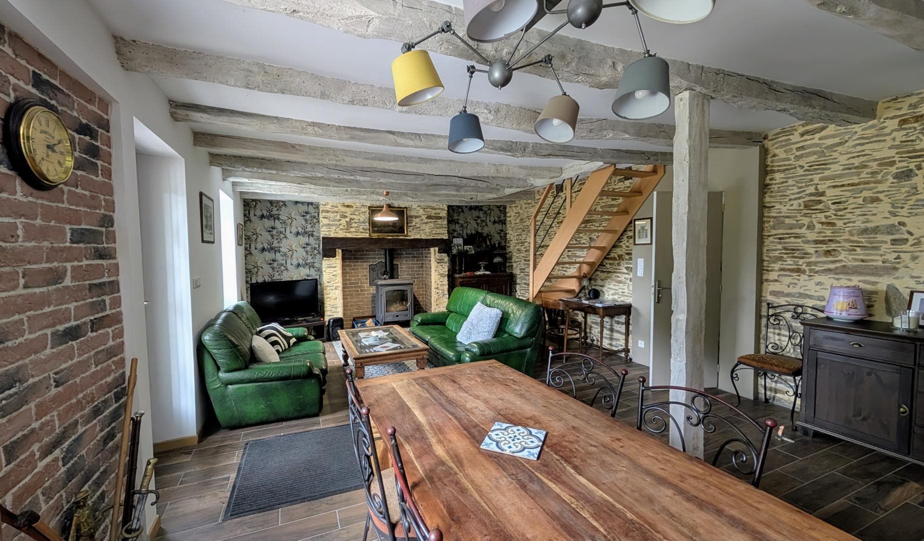 Gite du Clos du Got à Saint Yrieix La Perche en Haute-Vienne - la chambre de l'étage_11