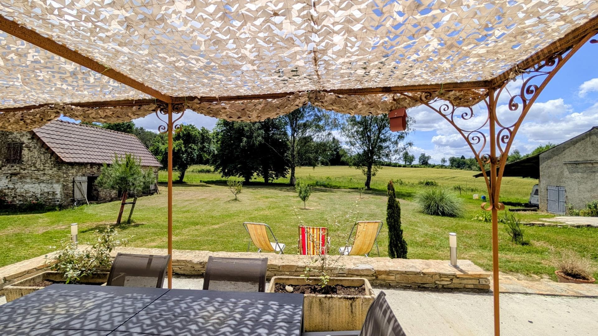 Gite du Clos du Got à Saint Yrieix La Perche en Haute-Vienne - vue de la terrasse_3