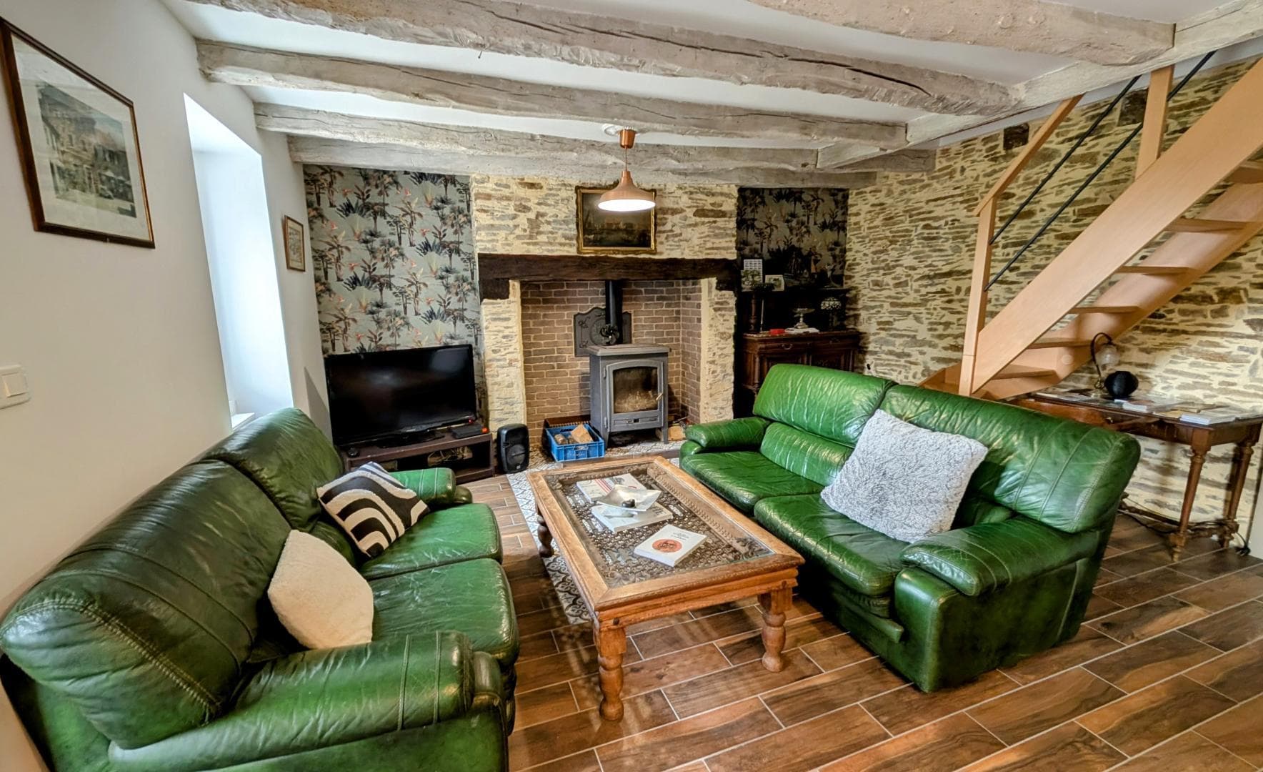 Gite du Clos du Got à Saint Yrieix La Perche en Haute-Vienne - la chambre de l'étage_9