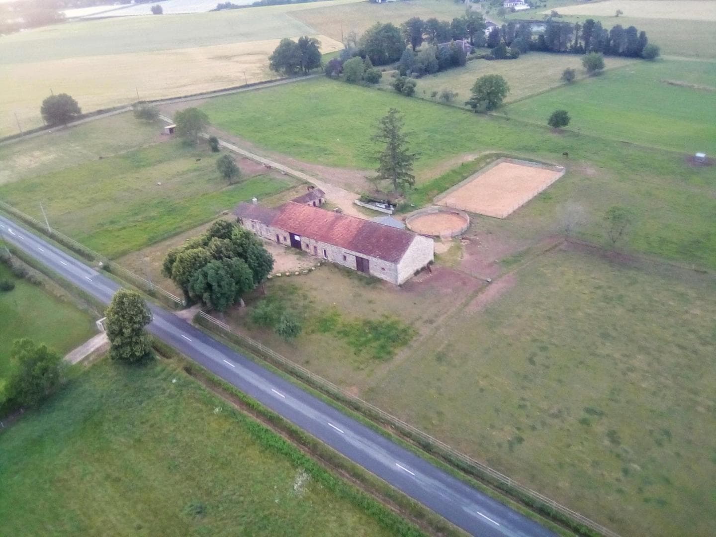 Gîte 'La réserve' à Saint Yrieix la Perche en Haute-Vienne (Nouvelle Aquitaine)
VUE AERIENNE DU SITE_43