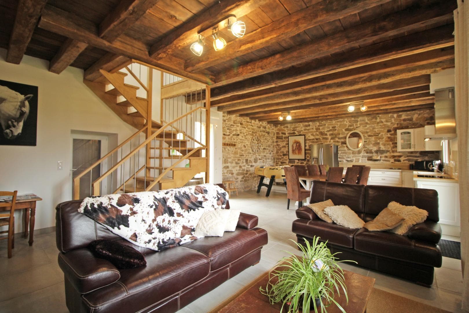 Gîte 'La réserve' à Saint Yrieix la Perche en Haute-Vienne (Nouvelle Aquitaine)
LE SALON_17