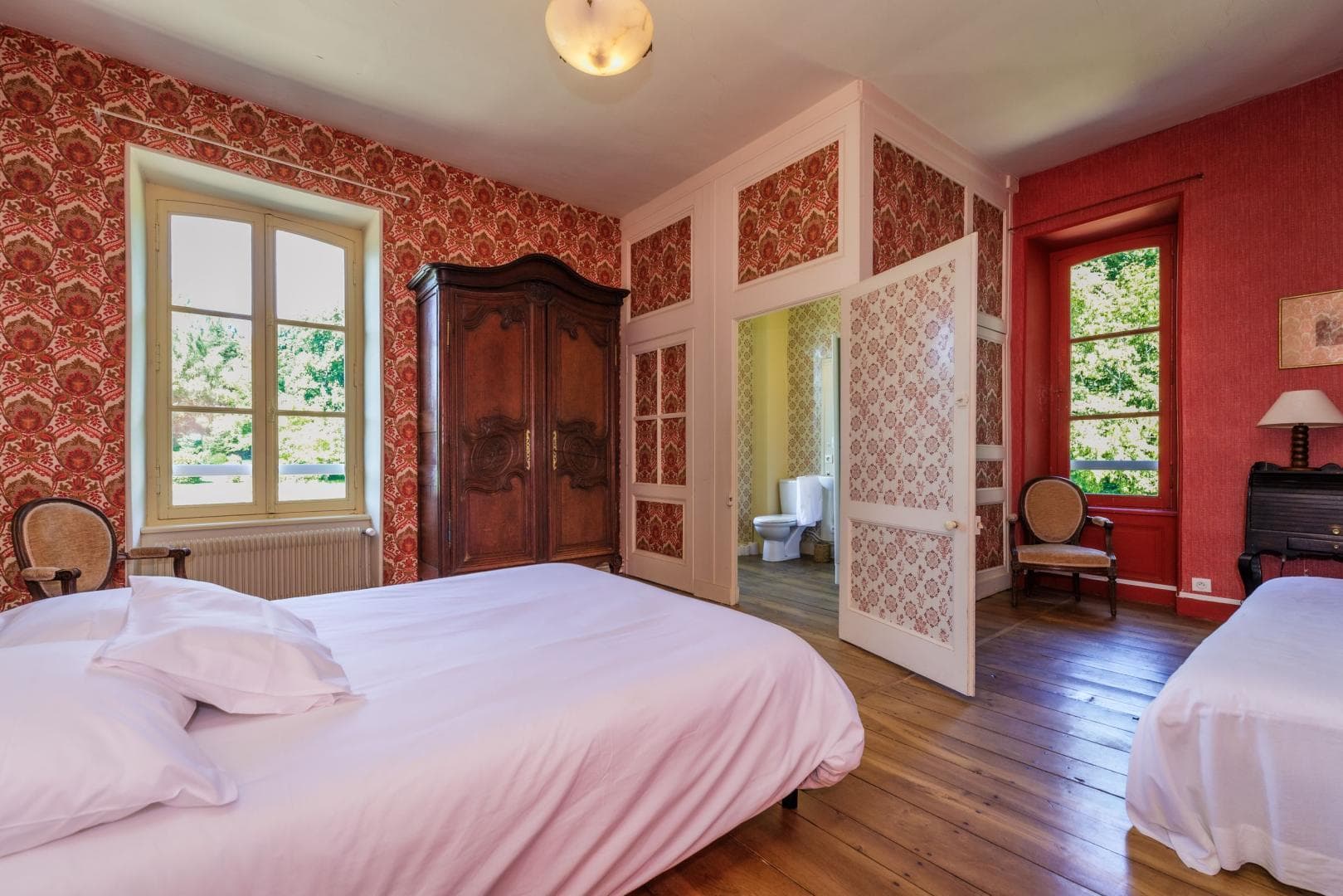 Le Petit Château à Vicq sur Breuilh en Haute-Vienne (Nouvelle Aquitaine) - Chambre Iberia_45