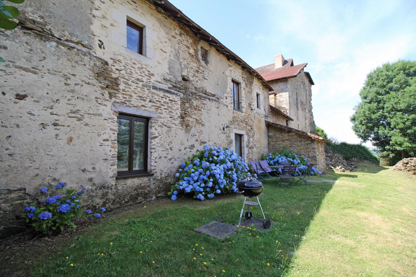 Le vieux château à Vicq sur Breuilh en Haute-Vienne (Nouvelle Aquitaine)_28