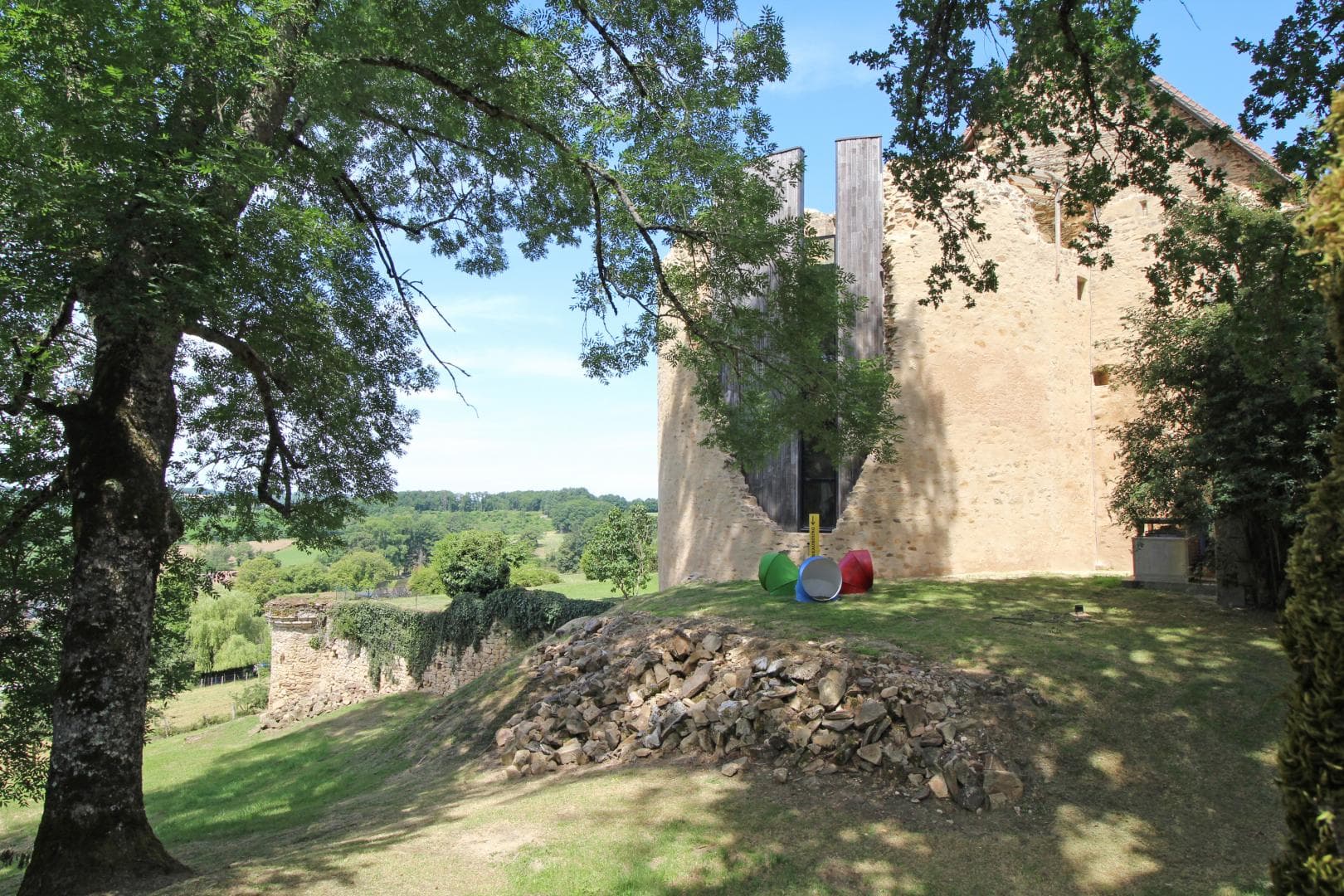 Le vieux château à Vicq sur Breuilh en Haute-Vienne (Nouvelle Aquitaine)_32