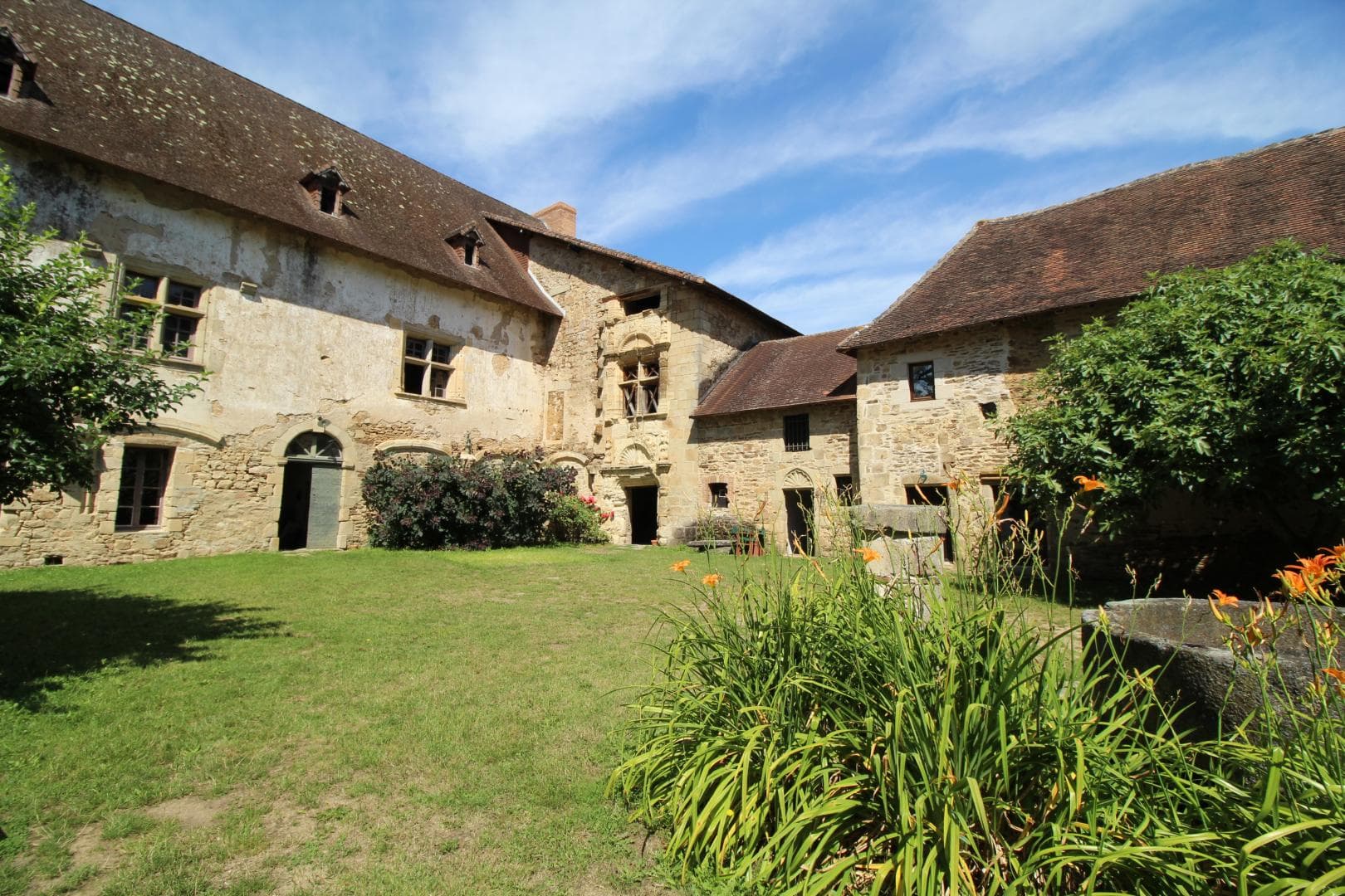Le vieux château à Vicq sur Breuilh en Haute-Vienne (Nouvelle Aquitaine)_39