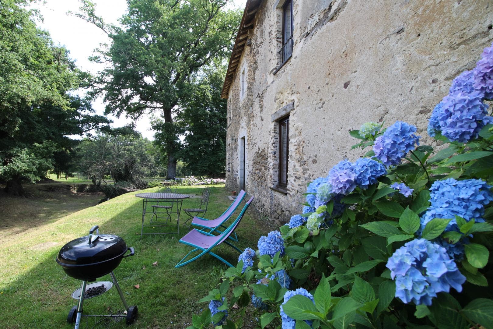 Le vieux château à Vicq sur Breuilh en Haute-Vienne (Nouvelle Aquitaine)_36
