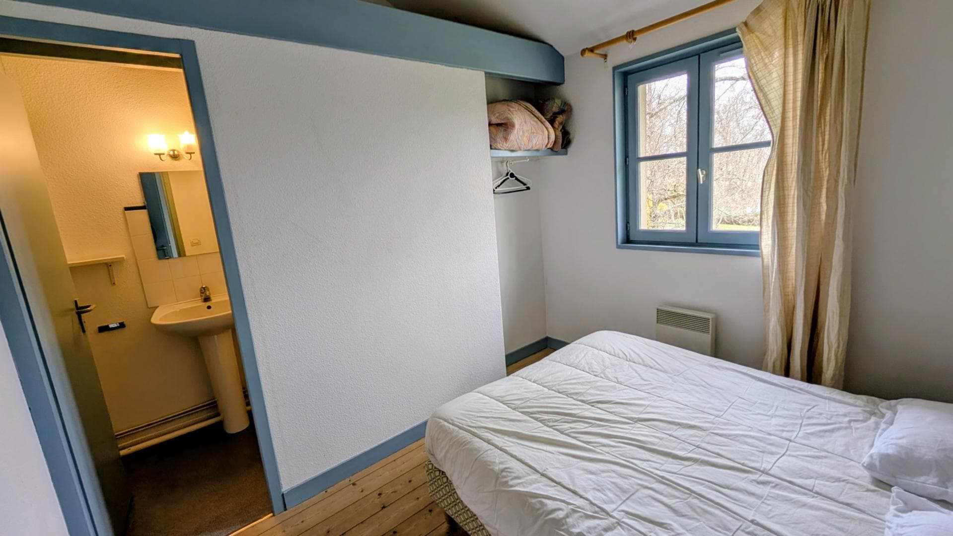 Gite "Royer - Etang de La Roche" à Meuzac en Haute-Vienne (Limousin) - chambre double étage_9