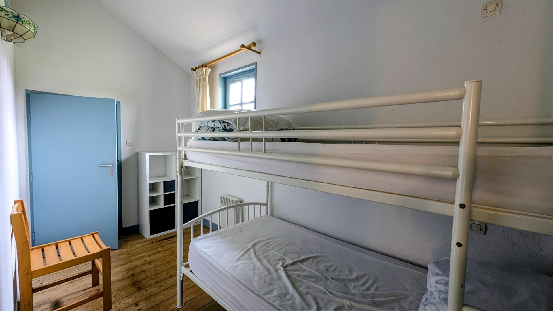 Gite "Le Mazeau - Etang de La Roche" à Meuzac en Haute-Vienne (Limousin)- chambre lits superposés étage_14