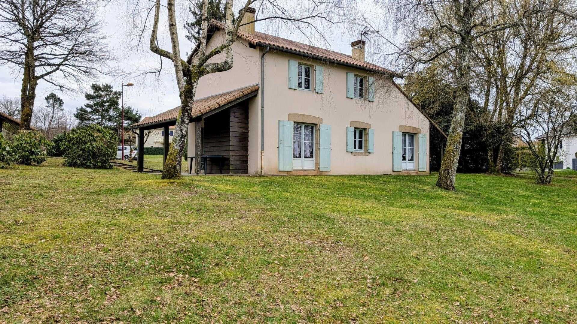 Gite "Chavagnac - Etang de La Roche" à Meuzac en Haute-Vienne (Limousin)_1