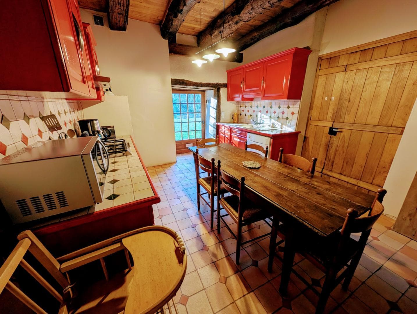 Gite" Le Pressoir" à Champagnac La Riviere en Haute-Vienne - cuisine_6