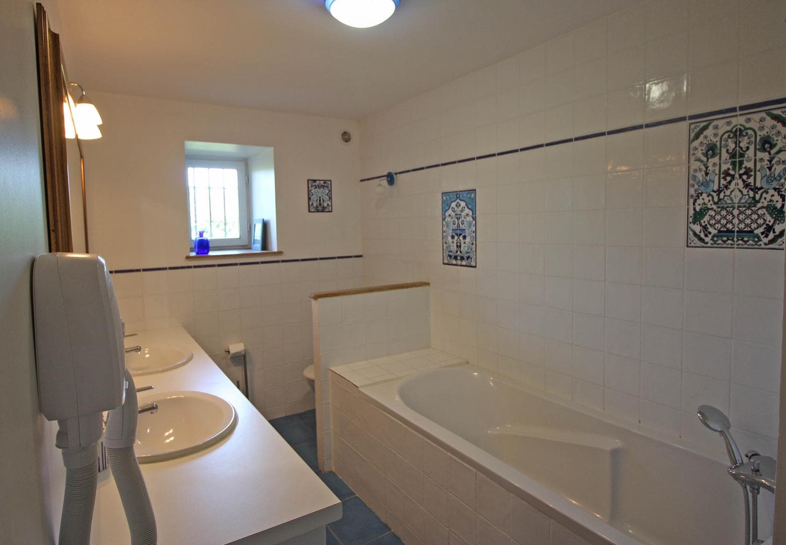 Gite" La Feuillardière" à Champagnac La Riviere en Haute-Vienne salle de bain chambre double en bas_22