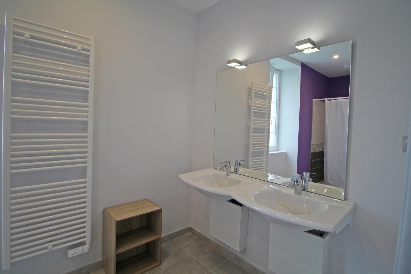 Gîte de 'La Reille' à Cussac en Haute-Vienne (Nouvelle Aquitaine)- chambre violette au rez-de-chaussée_21