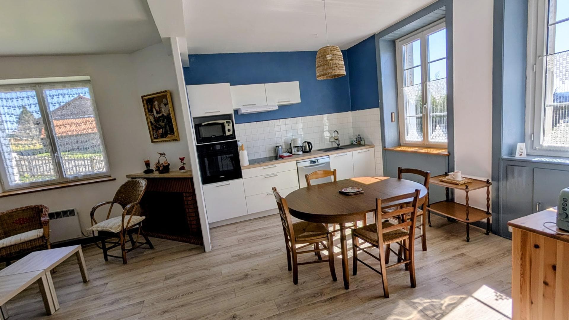 Gîte chez Marie-Louise à Dournazac en Haute-Vienne - Nouvelle Aquitaine - cuisine salon _4