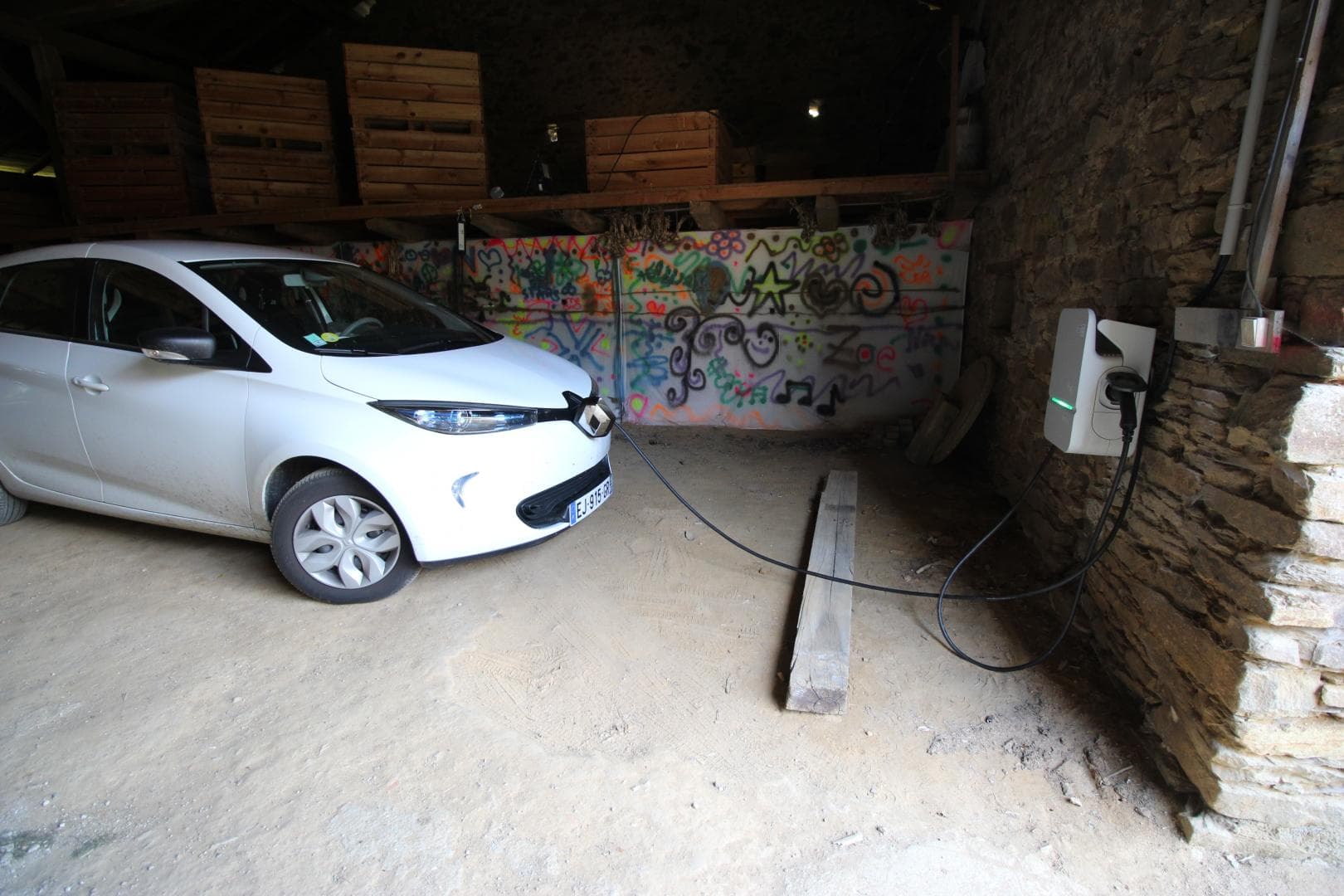 Gîte des Petites Brégères à Oradour sur Vayres en Haute-Vienne la borne vous permettant de recharger un véhicule électrique _41