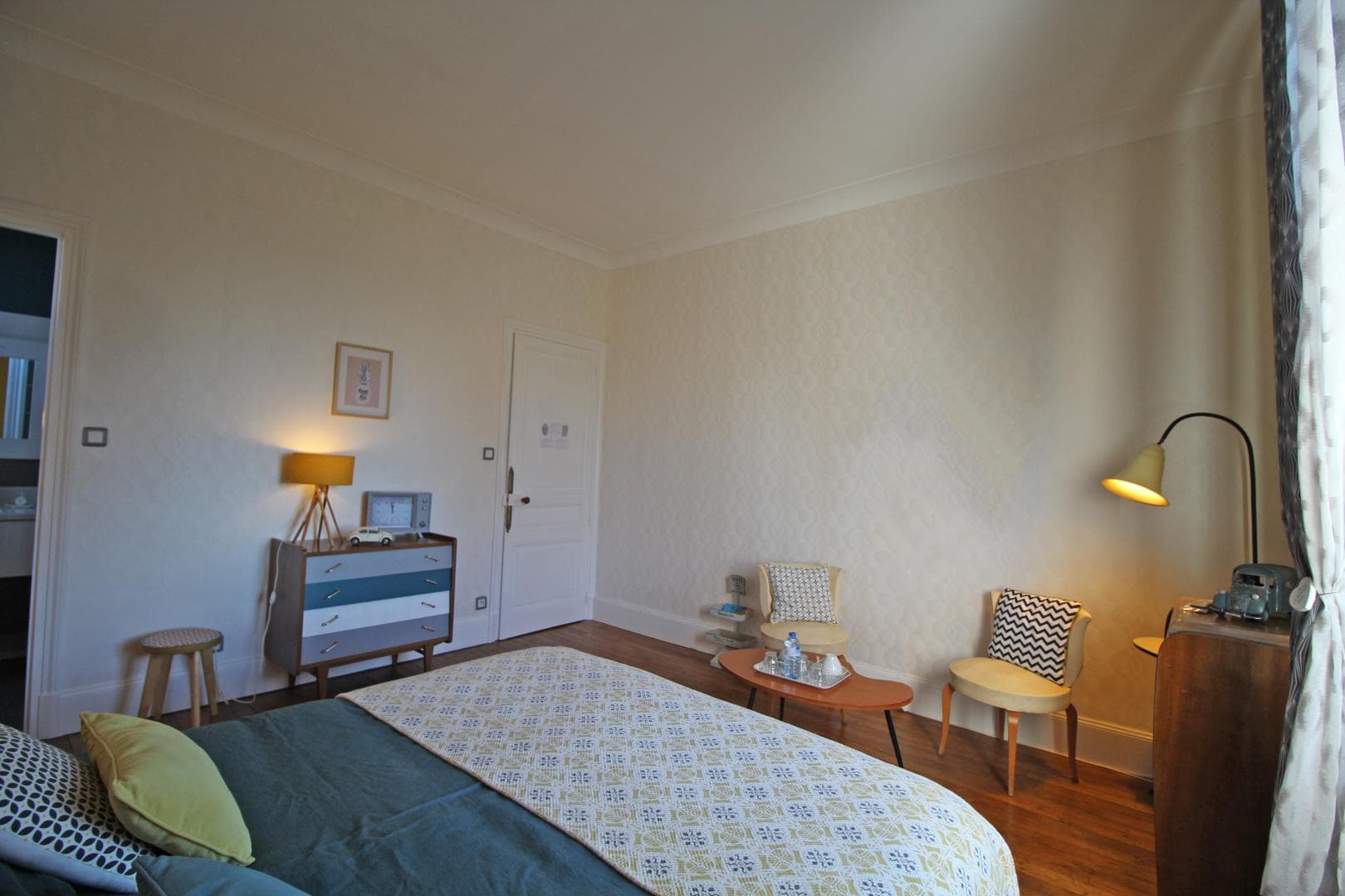 Chambre d'hôtes "Au fil du temps" à châlus - chambre vintage_21