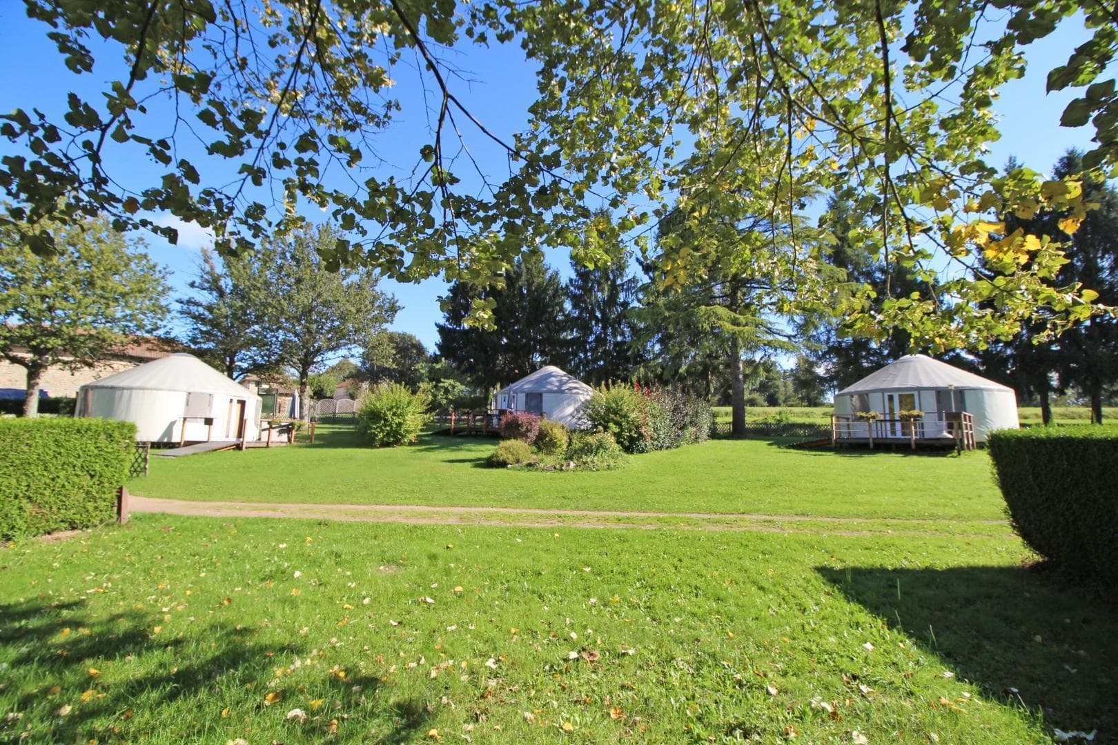 Les yourtes de Saint-Mathieu en Haute-Vienne (Nouvelle Aquitaine)_2