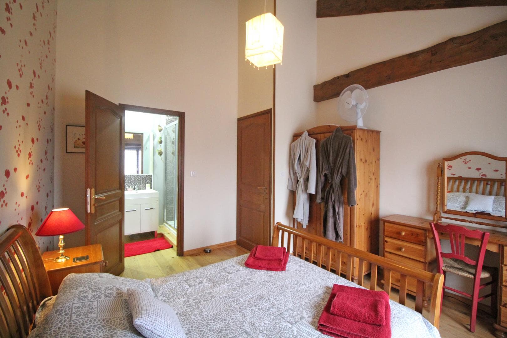 Maison de Massaloux à Gorre en Haute-Vienne (Nouvelle Aquitaine) - chambre coquelicot_19