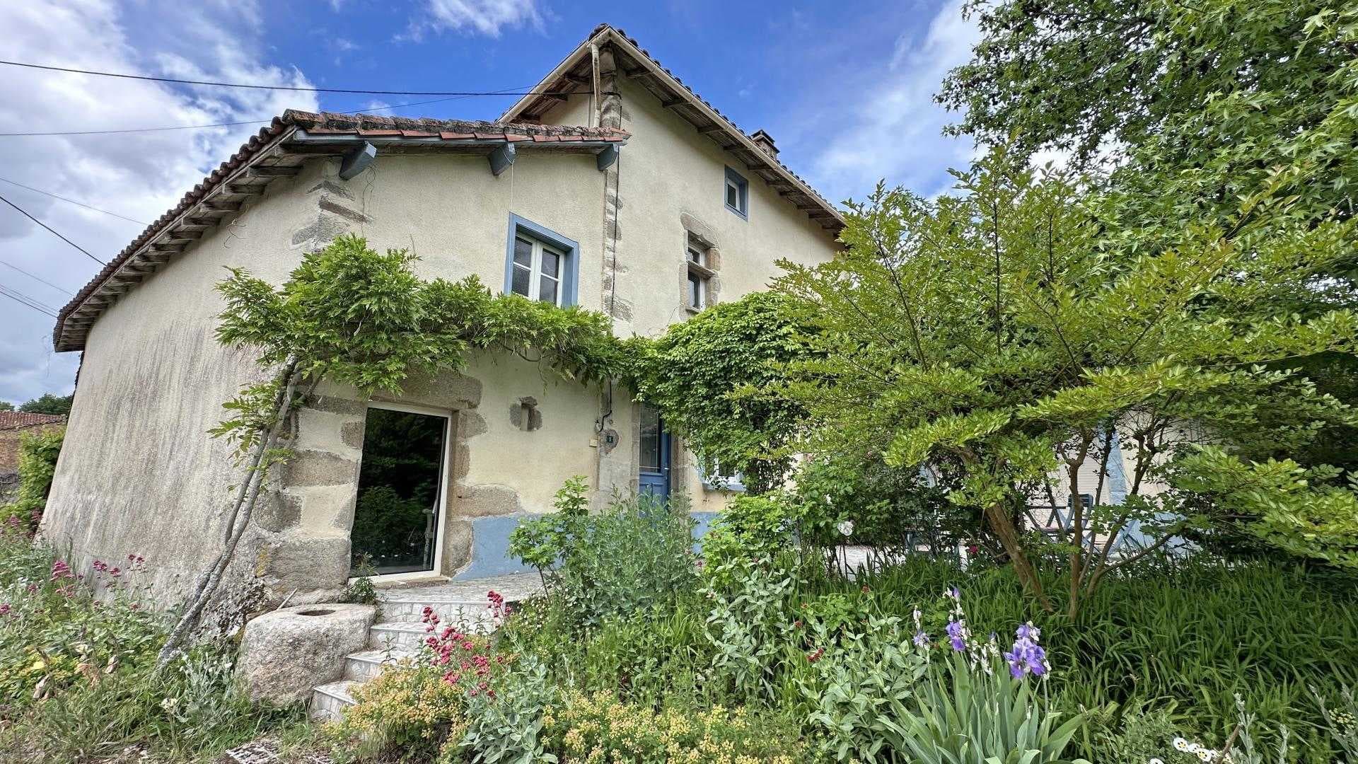 La Maison des couleurs à Saint Brice sur Vienne en Nouvelle Aquitaine (Haute-Vienne)_2