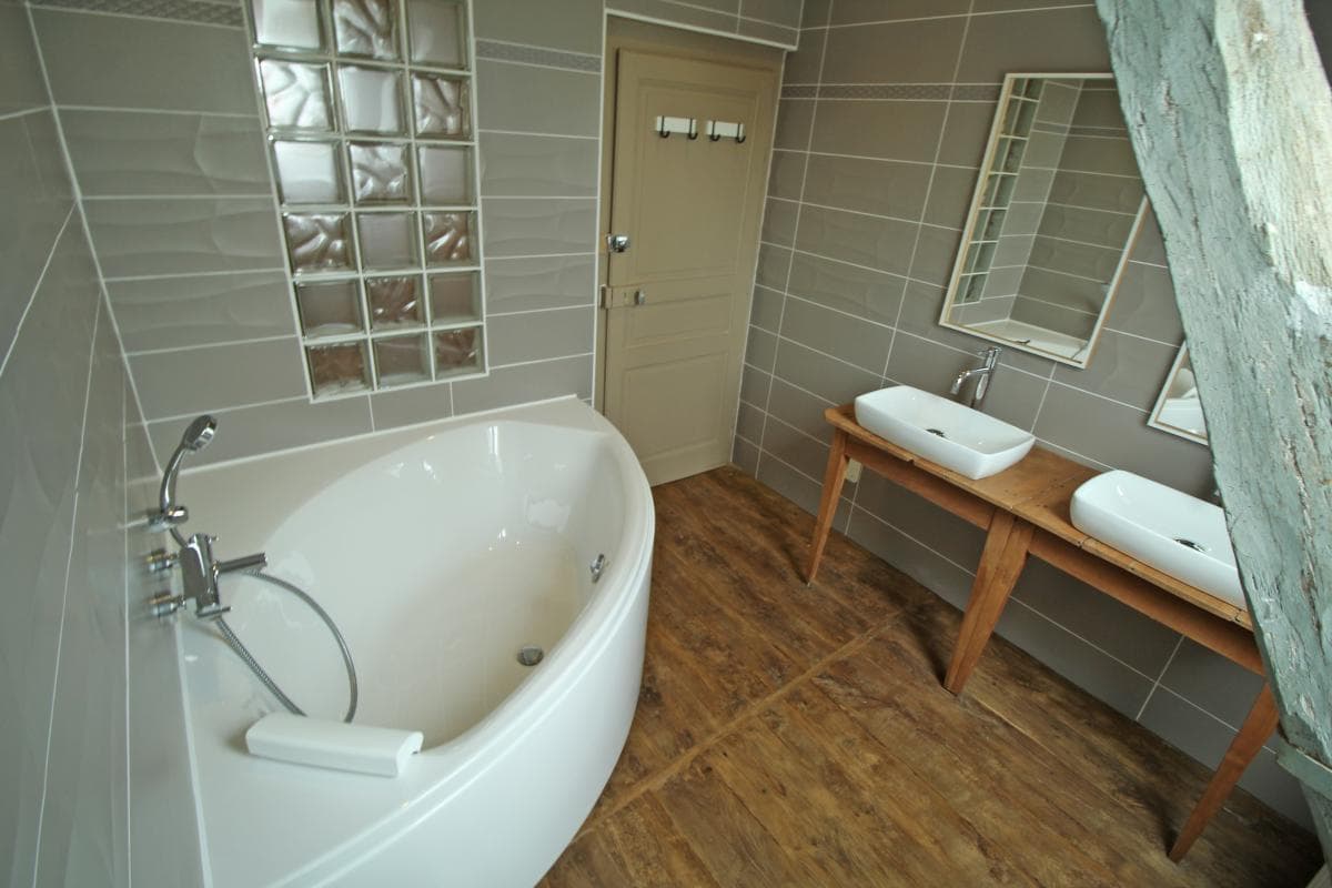 Gîte Le Boucheron à Beynac en Haute-Vienne (Limousin), salle de bain - 2ème étage_33