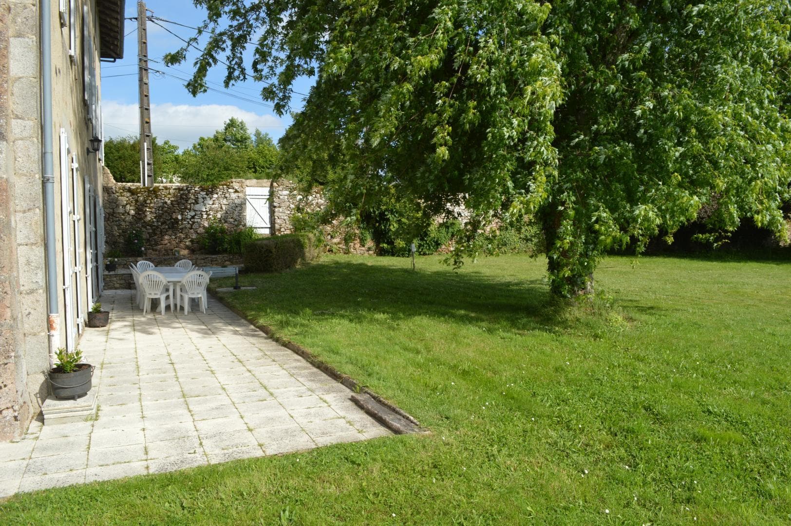 Gite des Hauts de Bosmie, commune de Bosmie l'Aiguille en Limousin - la terrasse_25
