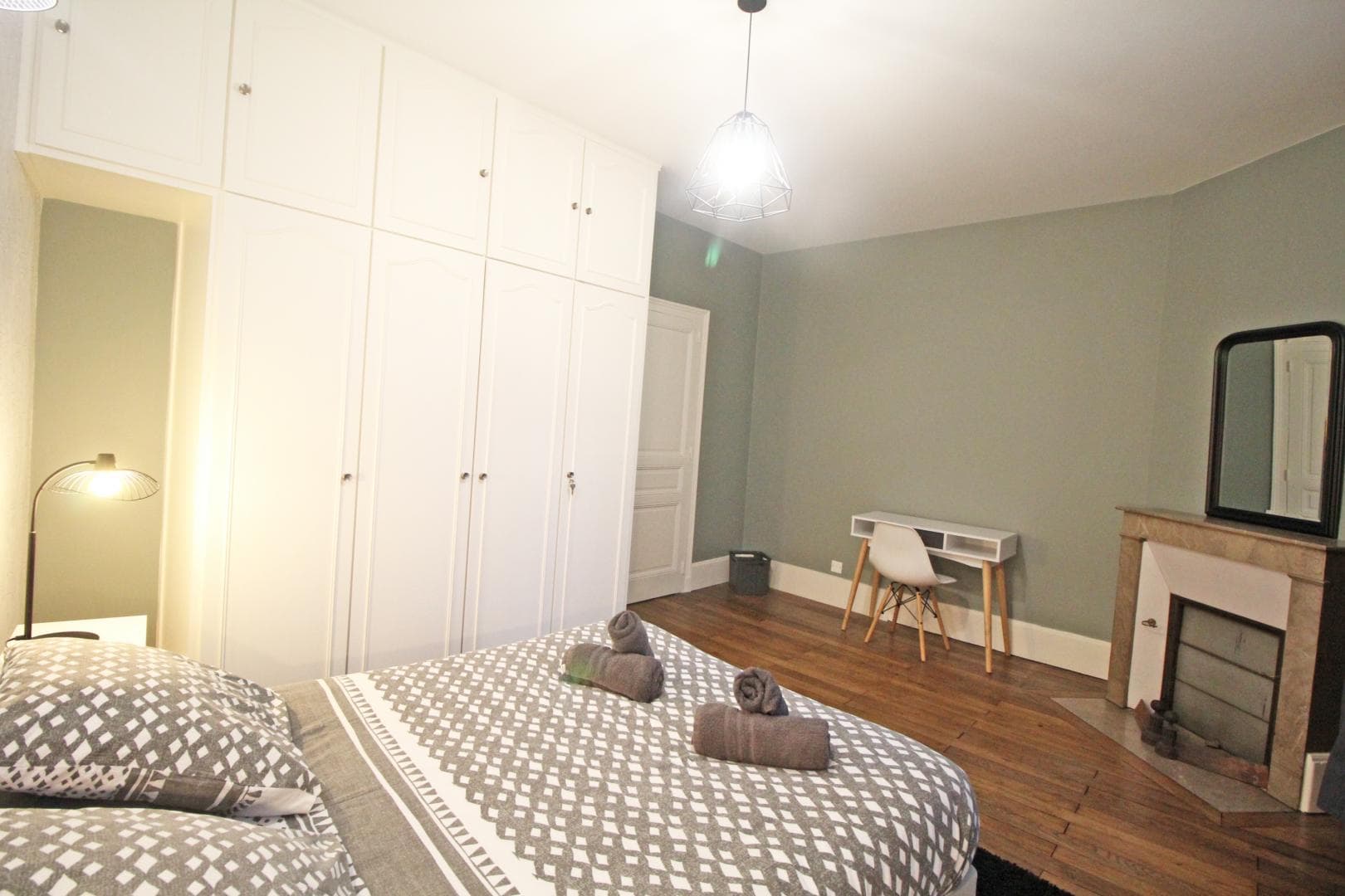 La Maison Haussmannienne à Limoges en Haute-Vienne (Nouvelle Aquitaine)- chambre 1 - 1er étage_12