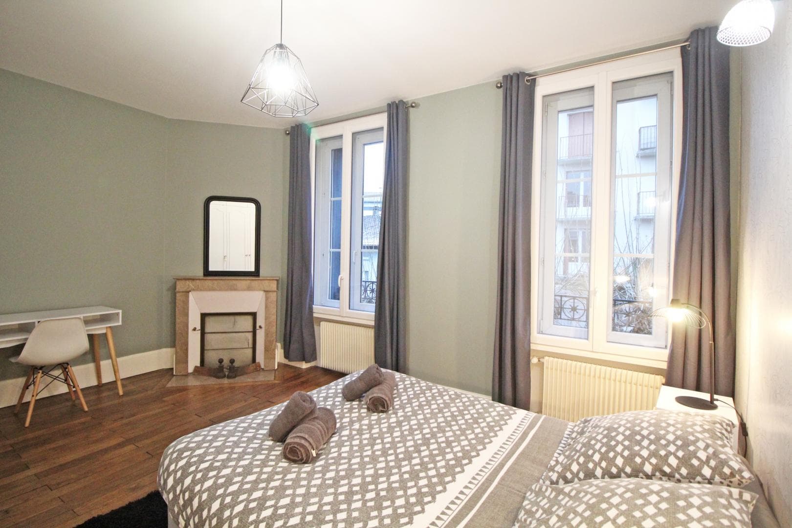 La Maison Haussmannienne à Limoges en Haute-Vienne (Nouvelle Aquitaine)- chambre 1 - 1er étage_13