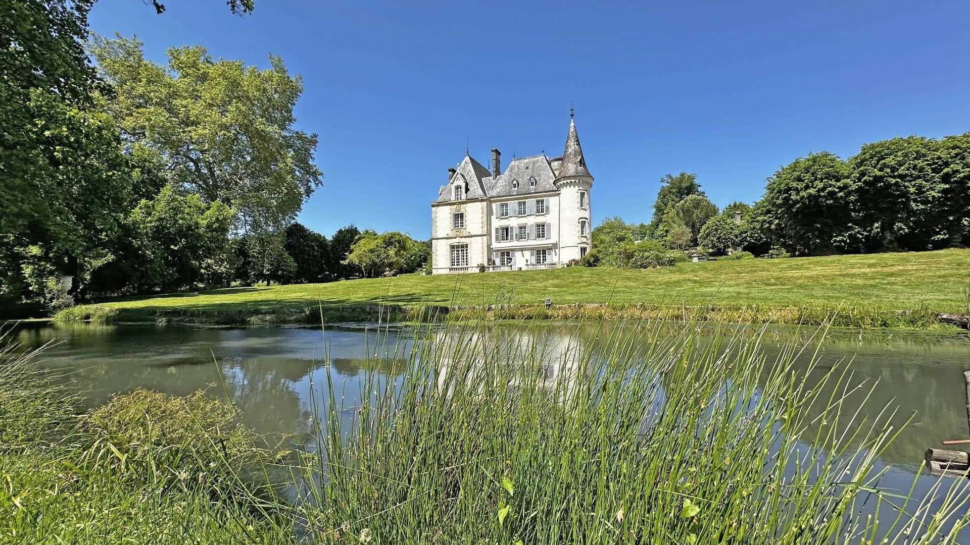 Chambre d'hôtes "Le Chateau De La Chabroulie" à Isle en Haute-Vienne (Nouvelle Aquitaine)_78