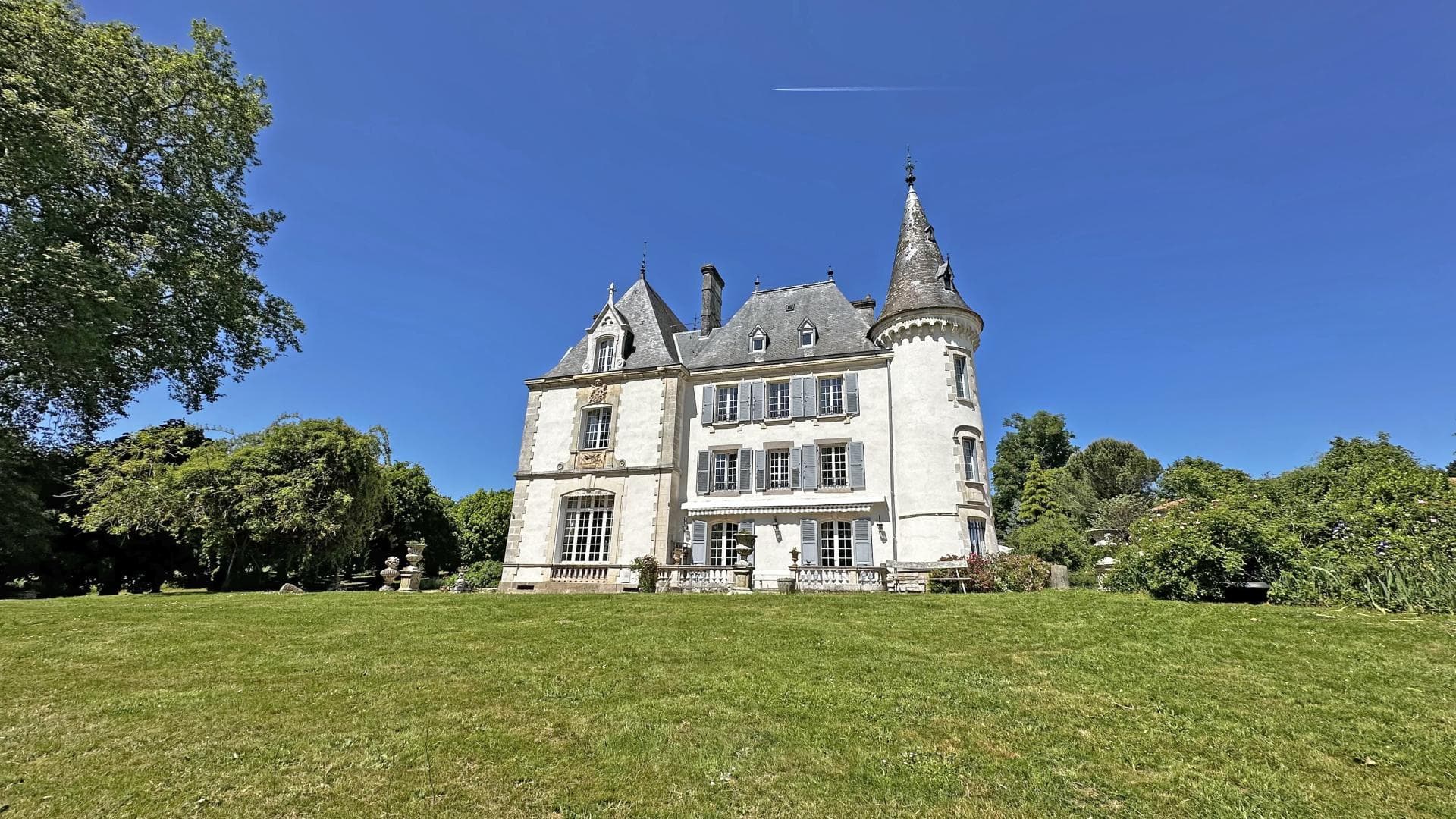 Chambre d'hôtes "Le Chateau De La Chabroulie" à Isle en Haute-Vienne (Nouvelle Aquitaine)_84